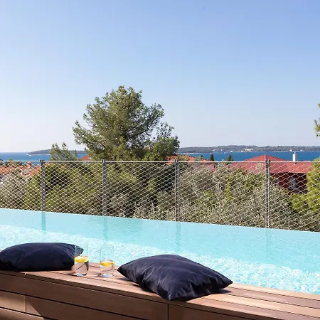 Casa Arbor Blanco With A View And Heated Infinity Pool * Fažana